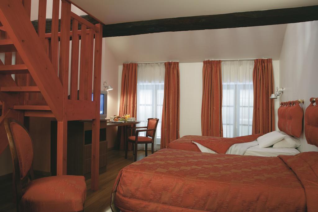 Le Saint Michel Hotel Седан Екстериор снимка