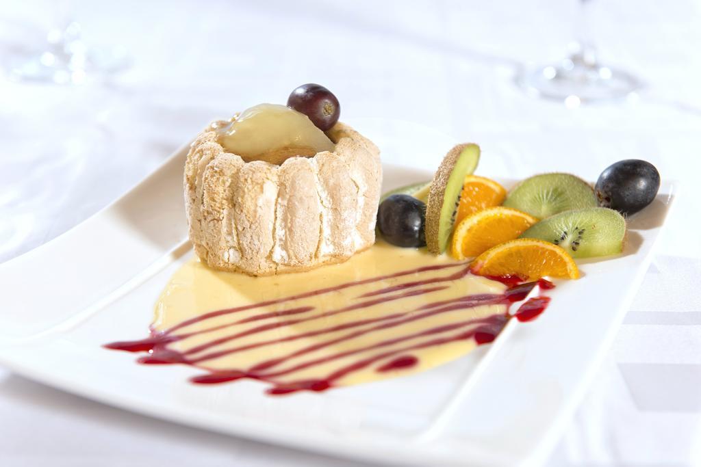 Le Saint Michel Hotel Седан Екстериор снимка