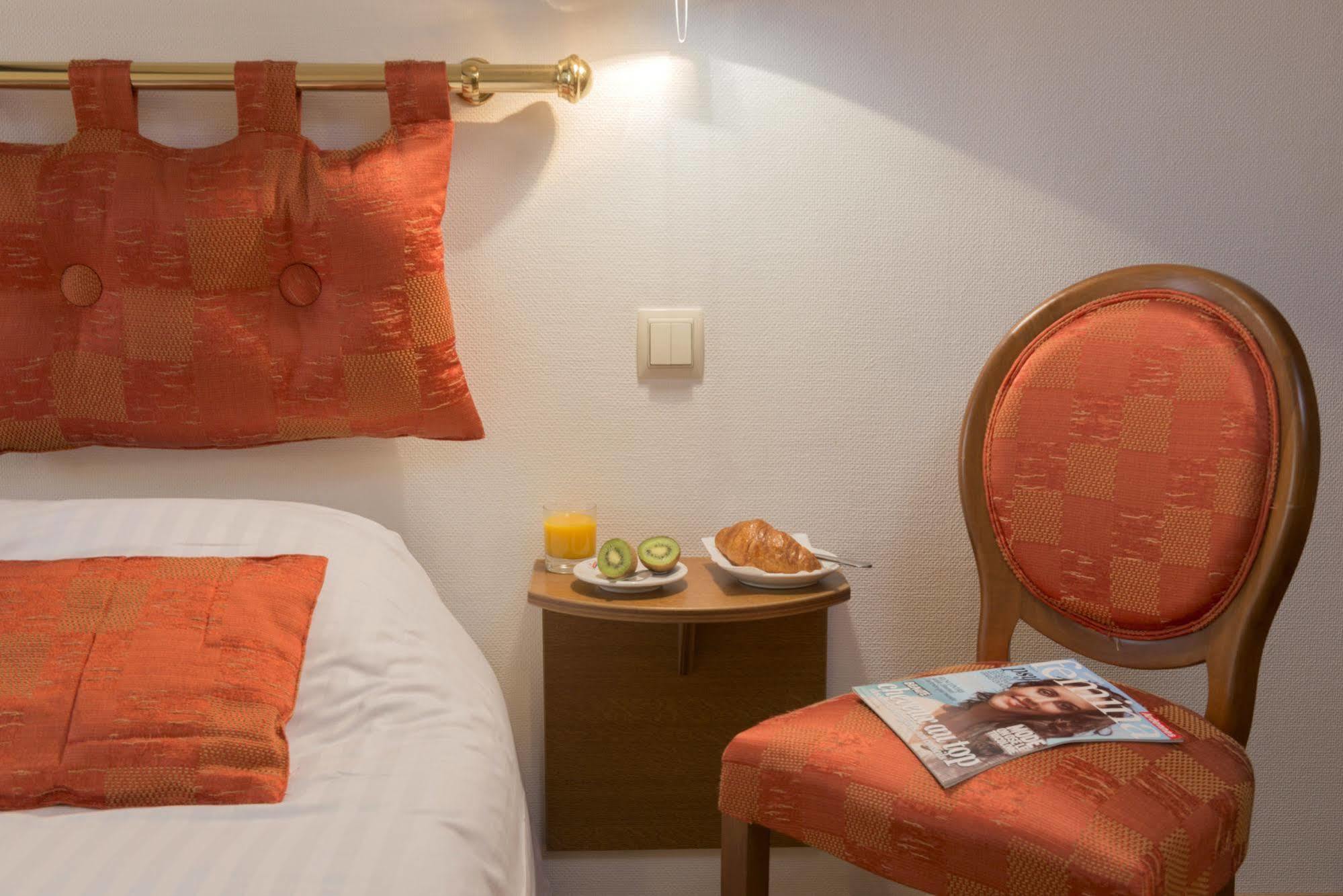 Le Saint Michel Hotel Седан Екстериор снимка