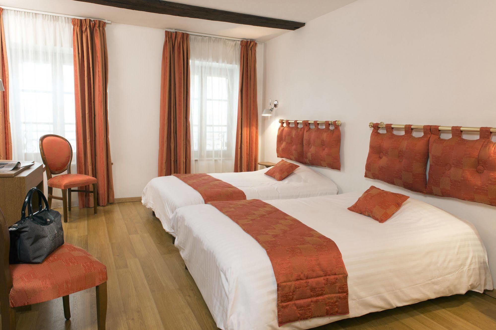 Le Saint Michel Hotel Седан Екстериор снимка