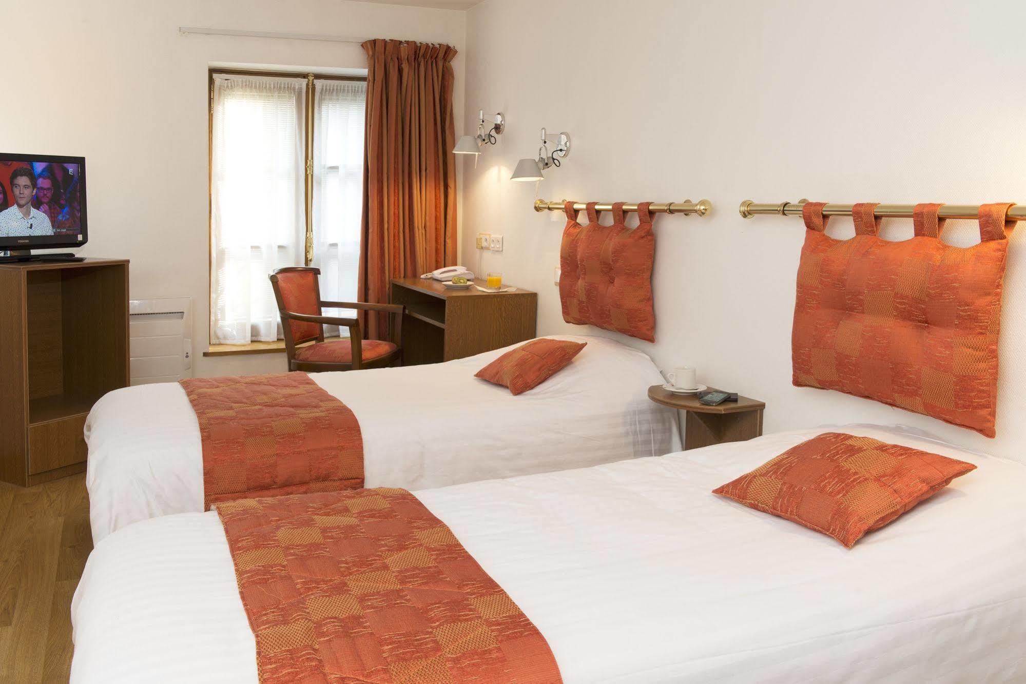 Le Saint Michel Hotel Седан Екстериор снимка