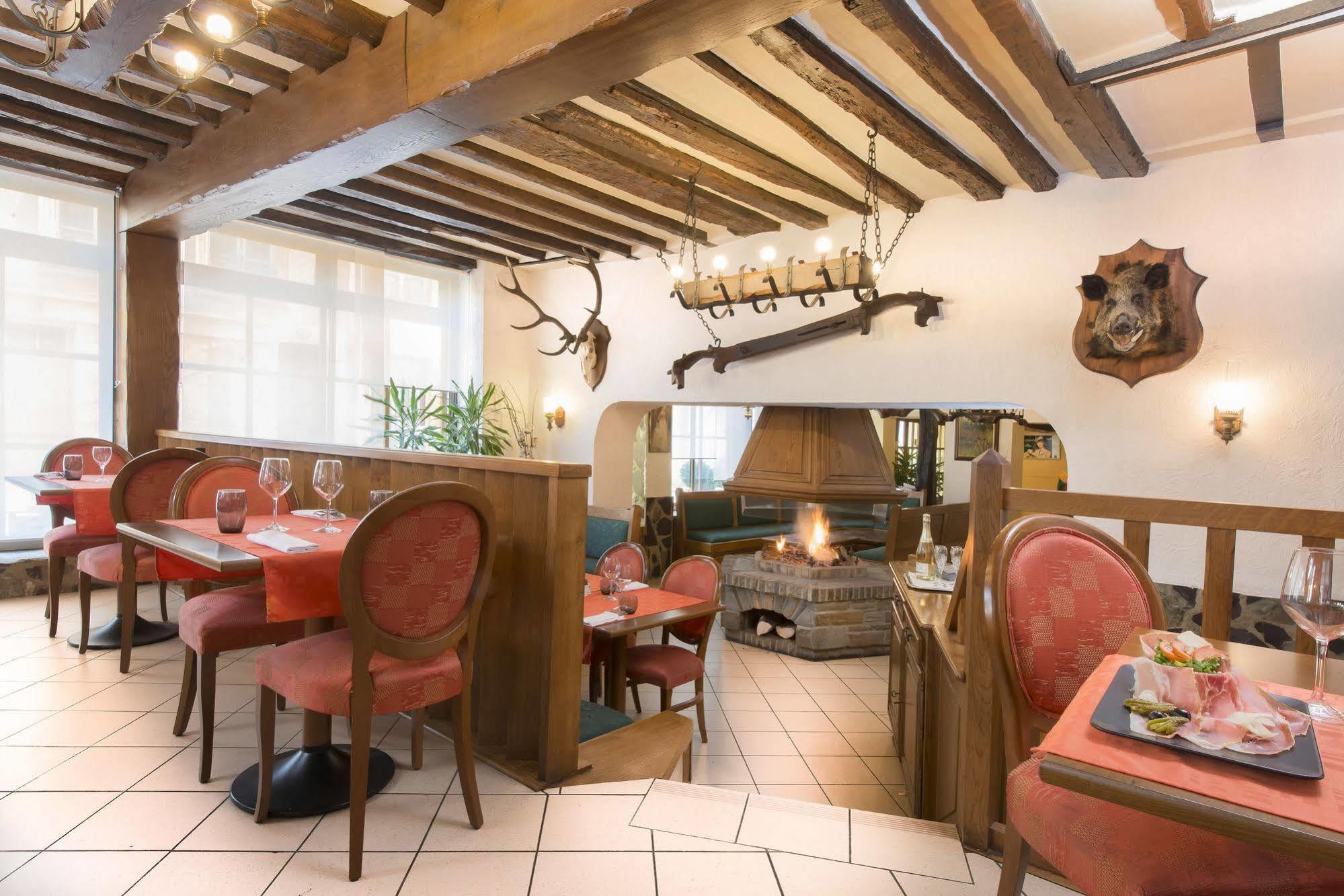 Le Saint Michel Hotel Седан Екстериор снимка